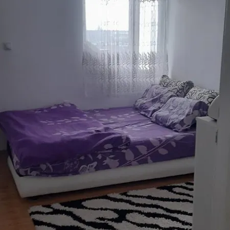 Stan Na Dan -bratunac- דירה